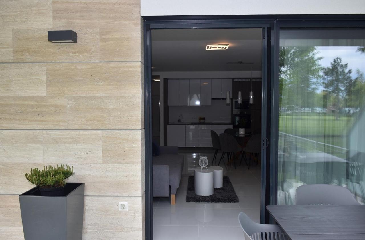 Limerence Apartments Шіофок Екстер'єр фото